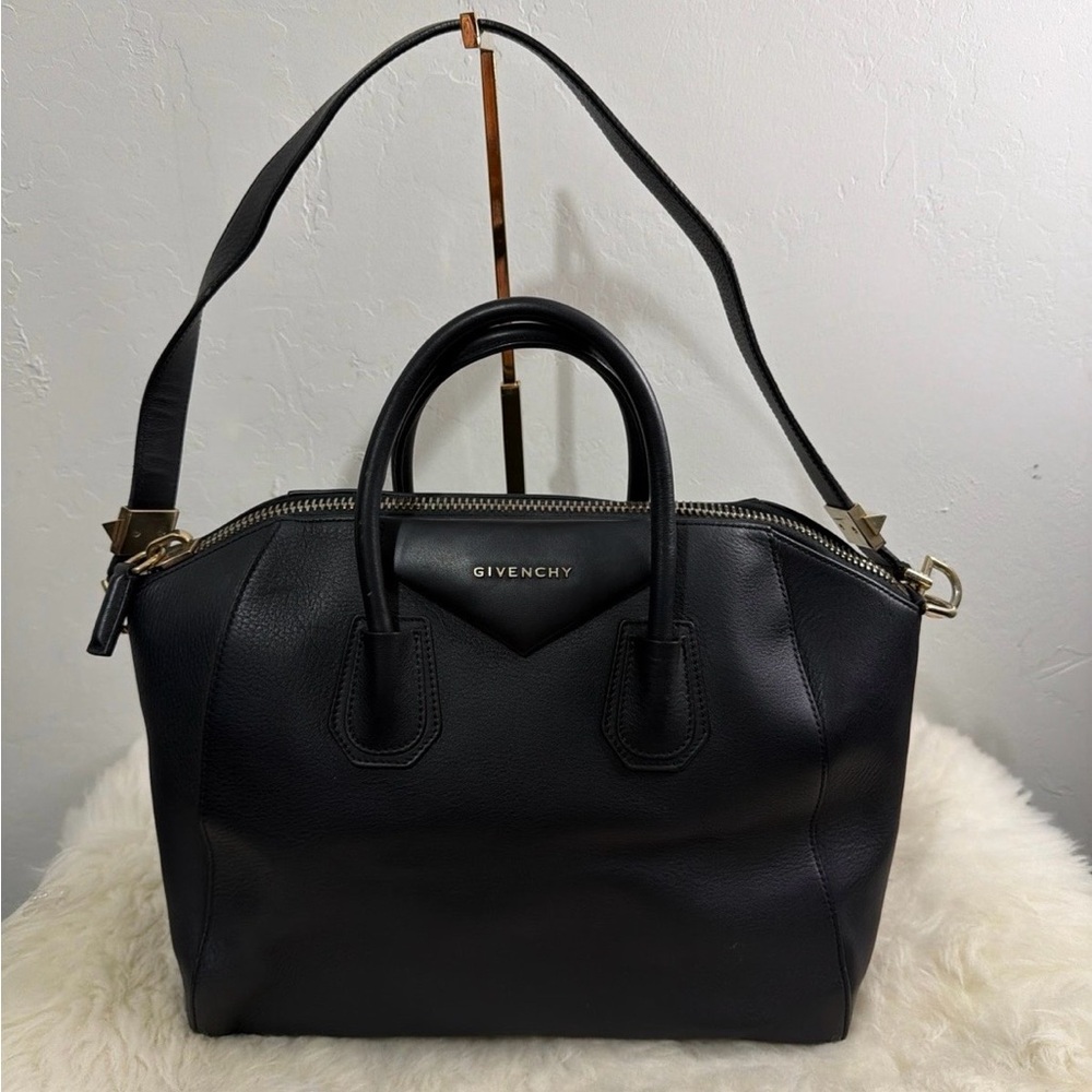 Givenchy Antigona Black Leather Satchel size large vintage